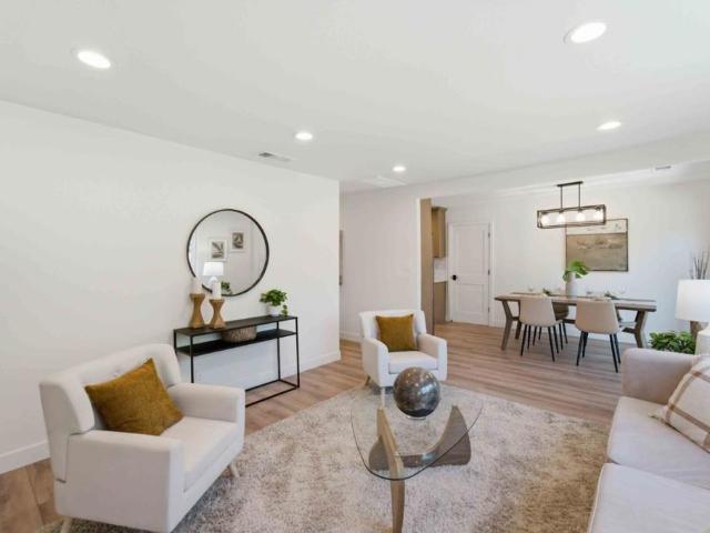 1075 Cloverbrook Drive