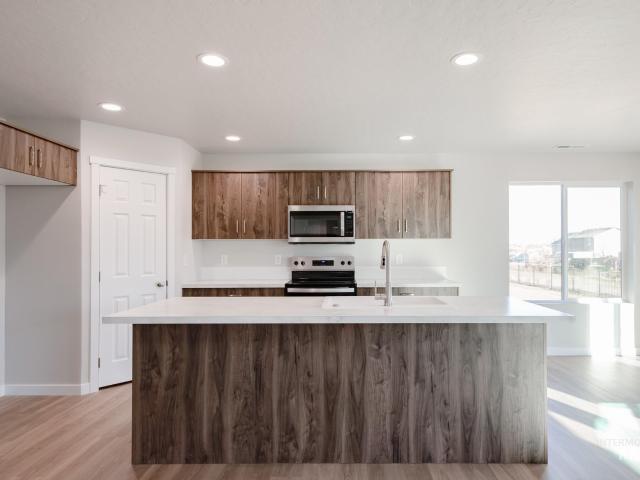 1075 Coffee Pond Ave