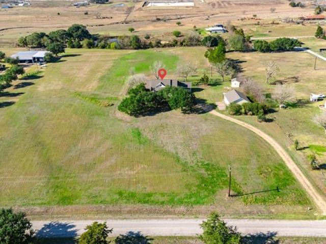 1075 Harrisburg Rd, Brenham, TX 77833