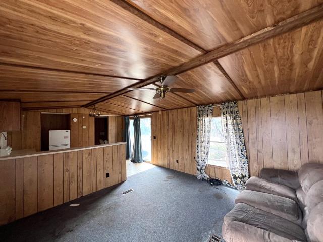 1075 Lakeshore Lane