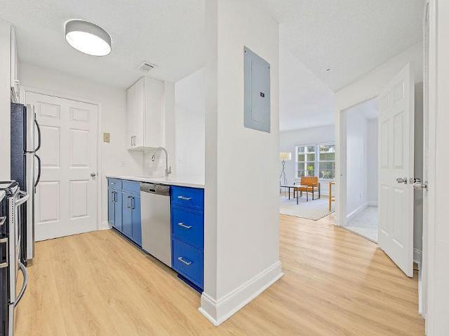 1075 Peachtree Walk NE A301