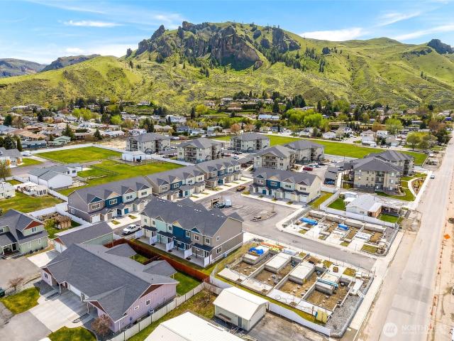 1075 Red Apple Rd, Unit B7, Wenatchee, WA 98801 | MLS #2505