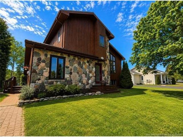 1075 Sycamore, Bathurst, NB, E2A 4M9 house for sale | Listing ID NB141186 | Royal LePage