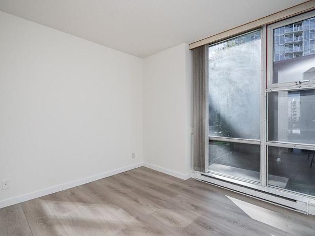 1077 Marinaside Crescent town house — Vancouver, BC 2 Bedroom 2 Bedroom