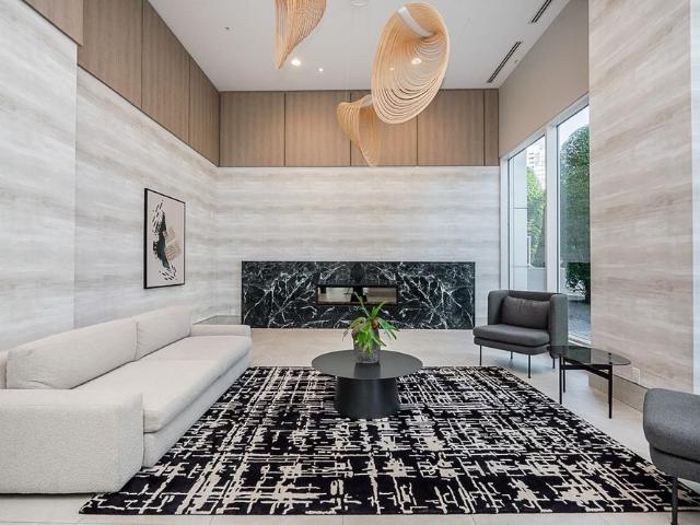 1077 Marinaside Crescent town house — Vancouver, BC 2 Bedroom 2 Bedroom