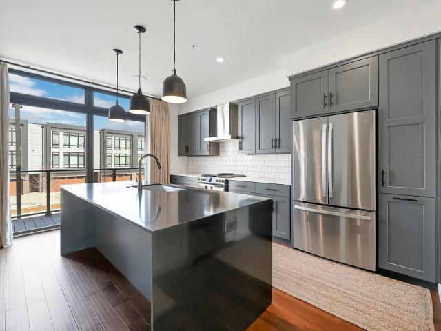 1077 brookwood drive