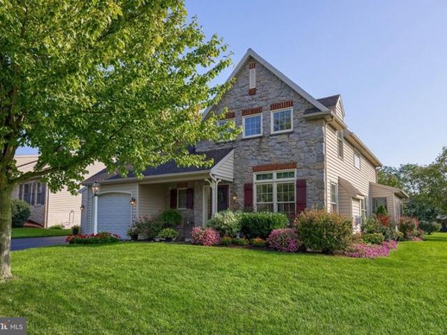 1077 Cambridge Dr, Manheim, PA 17545