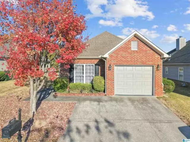 1077 FAIRBANK LN, CHELSEA, AL 35043