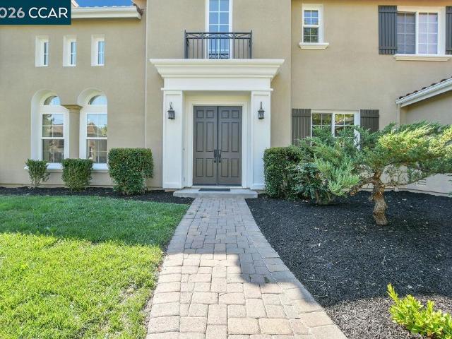 1077 Laguna Creek Ln