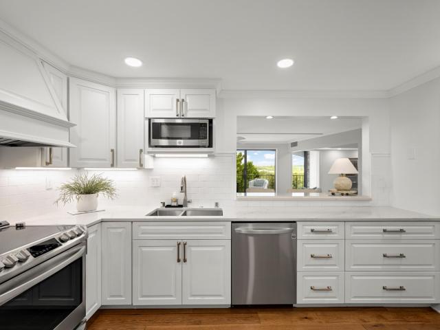 1077 Sibley Memorial Highway # 605