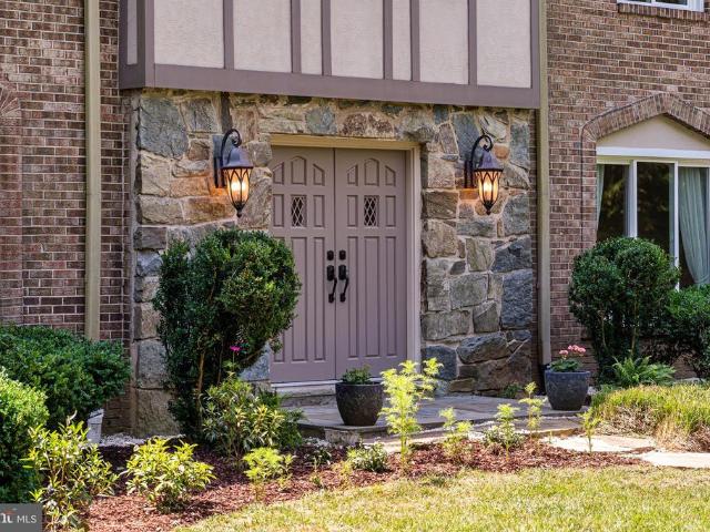 1077 Spring Hill Road