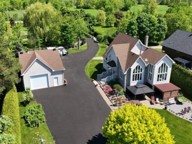1079 Route Des Outaouais, Brownsburg Chatham, QC, J8G 1T5 Luxury House for sale | Listing ID 13054 | Royal LePage Carriage Trade Luxury Properties