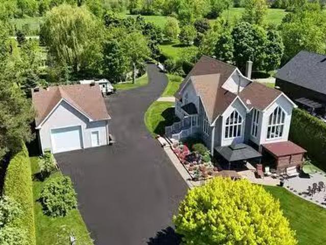 1079 Route Des Outaouais, Brownsburg Chatham, QC, J8G 1T5 Lu.