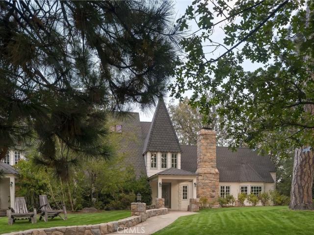 1079 Sherwood
