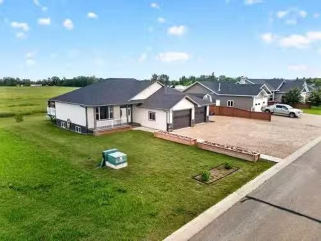 10705 110 Street, La Crete, AB, T0H 2H0 house for sale List.