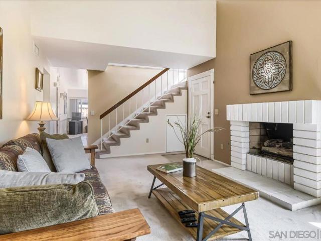 10706 Esmeraldas Dr