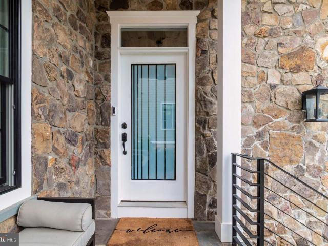 10708 Warwick Avenue, Fairfax, US, VA