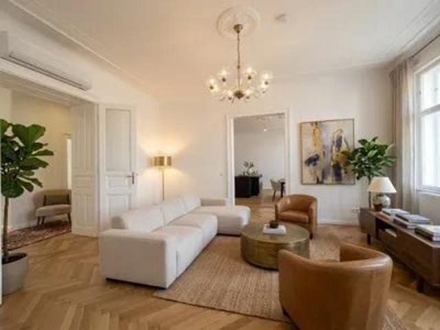 1070! Exklusive 4 Zimmer Wohnung mit Loggia & Balkon ERSTBEZUG NACH GENERALSANIERUNG!