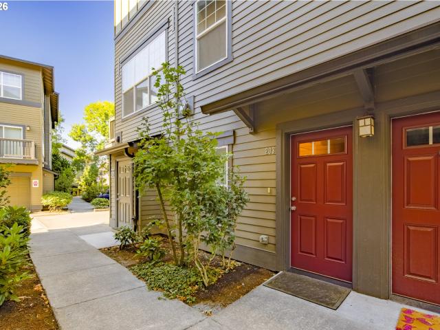 1070 SW 170TH AVE # 203