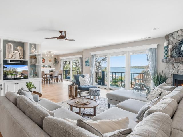 1070 S Lake Shore Dr, Unit 11 2 B