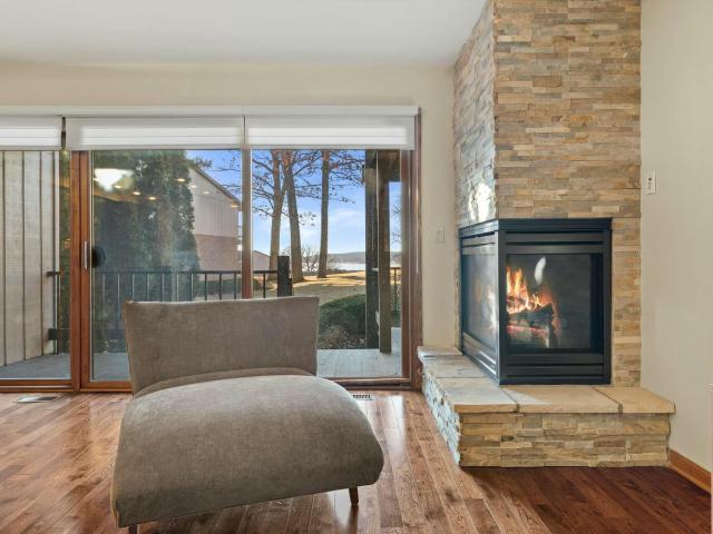 1070 S Lake Shore Dr, Lake Geneva, US, WI