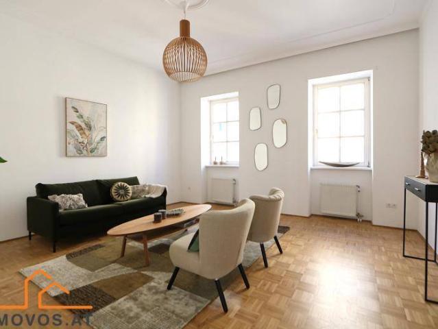 1070 tolle Grätzellage Biedermeierhaus 4 Zimmer mit kleinem Hofbalkon Lift Renovierungsbedarf
