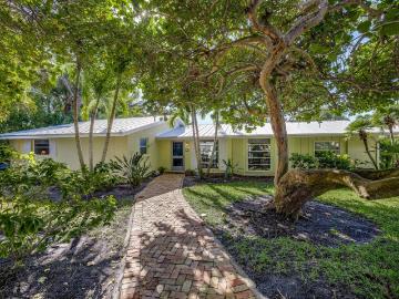 1070 10th Street, Boca Grande, US, FL