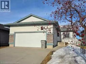 10718 74 Avenue, Grande Prairie, AB, T8W 2T2 house for sale.