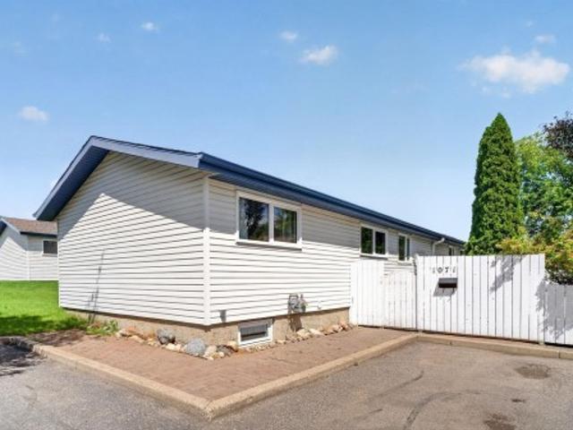 1071 Millbourne Road Nw, Edmonton, AB, T6K 0T3 duplex for sale | Listing ID E4498 | Royal LePage