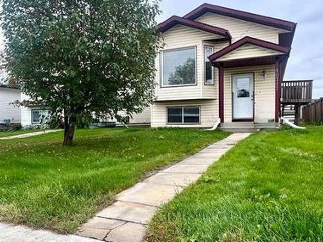 1071 Avenue, Grande Prairie, AB, T8W 2T2 house for sale | Listing ID A2342 | Royal LePage