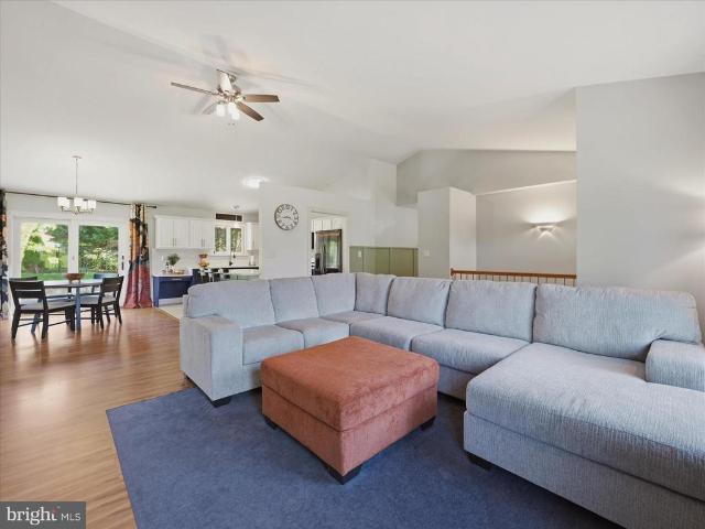 10727 Apple Tree Lane
