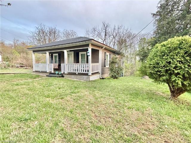 1072 Grassy Knob Road