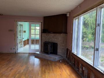 1072 th Avenue E
