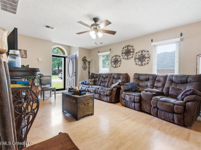 10739 Ridgefield Drive