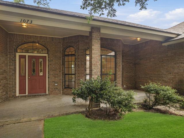1073 Memorial Cir