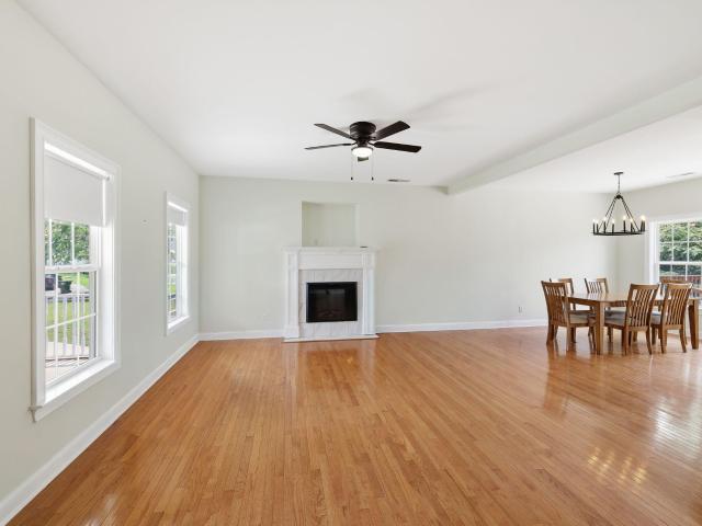 1073 Fuller Glen Circle