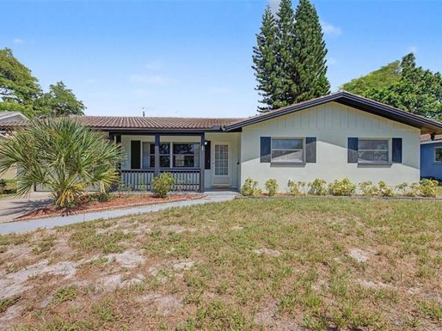 1073 Kenwood Dr, Dunedin, FL 34698