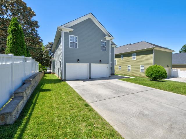 1073 Reunion Drive