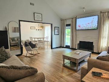 1073 Woodberry Drive