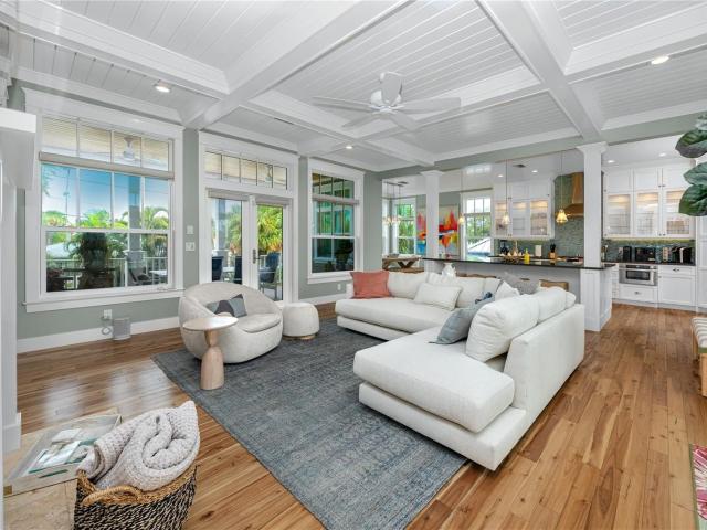 107 10th avenue, st pete beach, us, fl