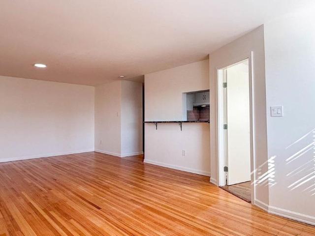 107 461 16 Street W, North Vancouver