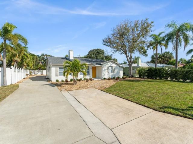 107 4th St, Belleair Beach, FL