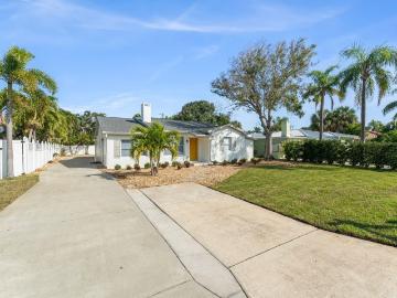 107 4th St, Belleair Beach, FL