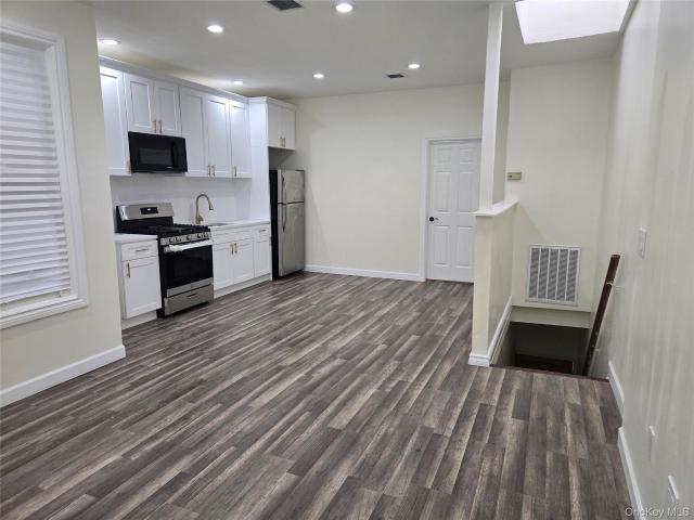 107 50 Van Wyck Expressway