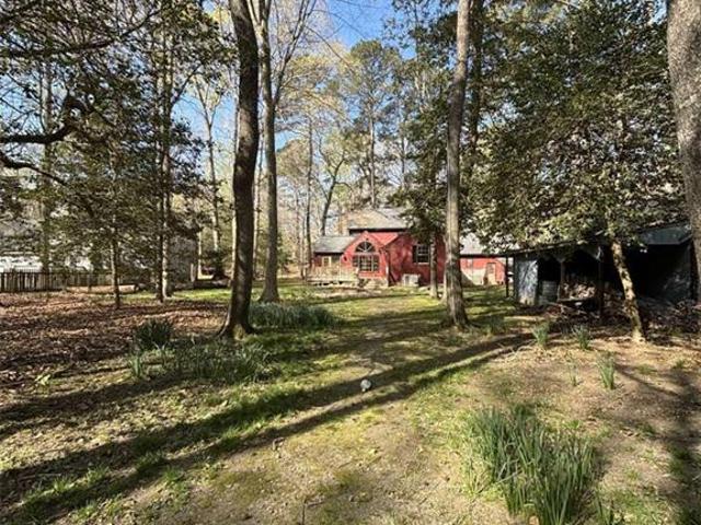 107 Castle LN