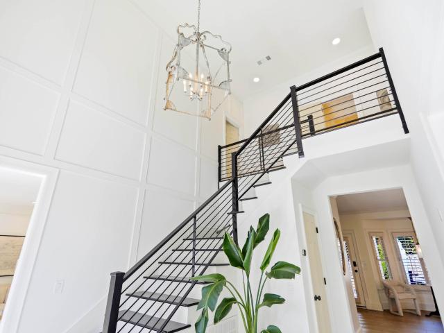 107 Chatsworth Dr
