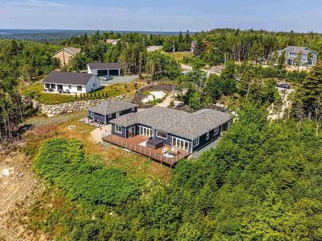 107 Amelinda Crescent, Boutiliers Point, NS, B3Z 1X5 house for sale | Listing ID 202619 | Royal LePage