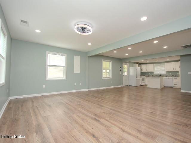 107 Ada Ave