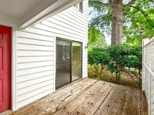 107 Birdwood Ct