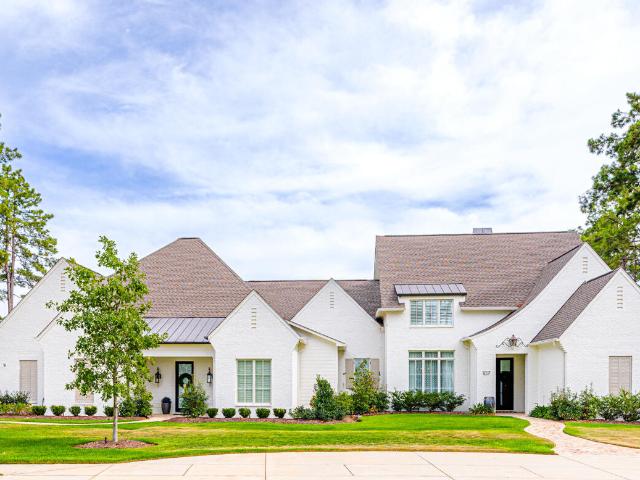 107 Bishop Point